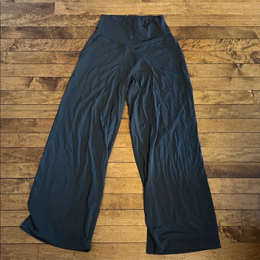 Aerie Wide Leg Pants in Black
